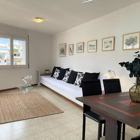 Des Puig - With Sea Views *